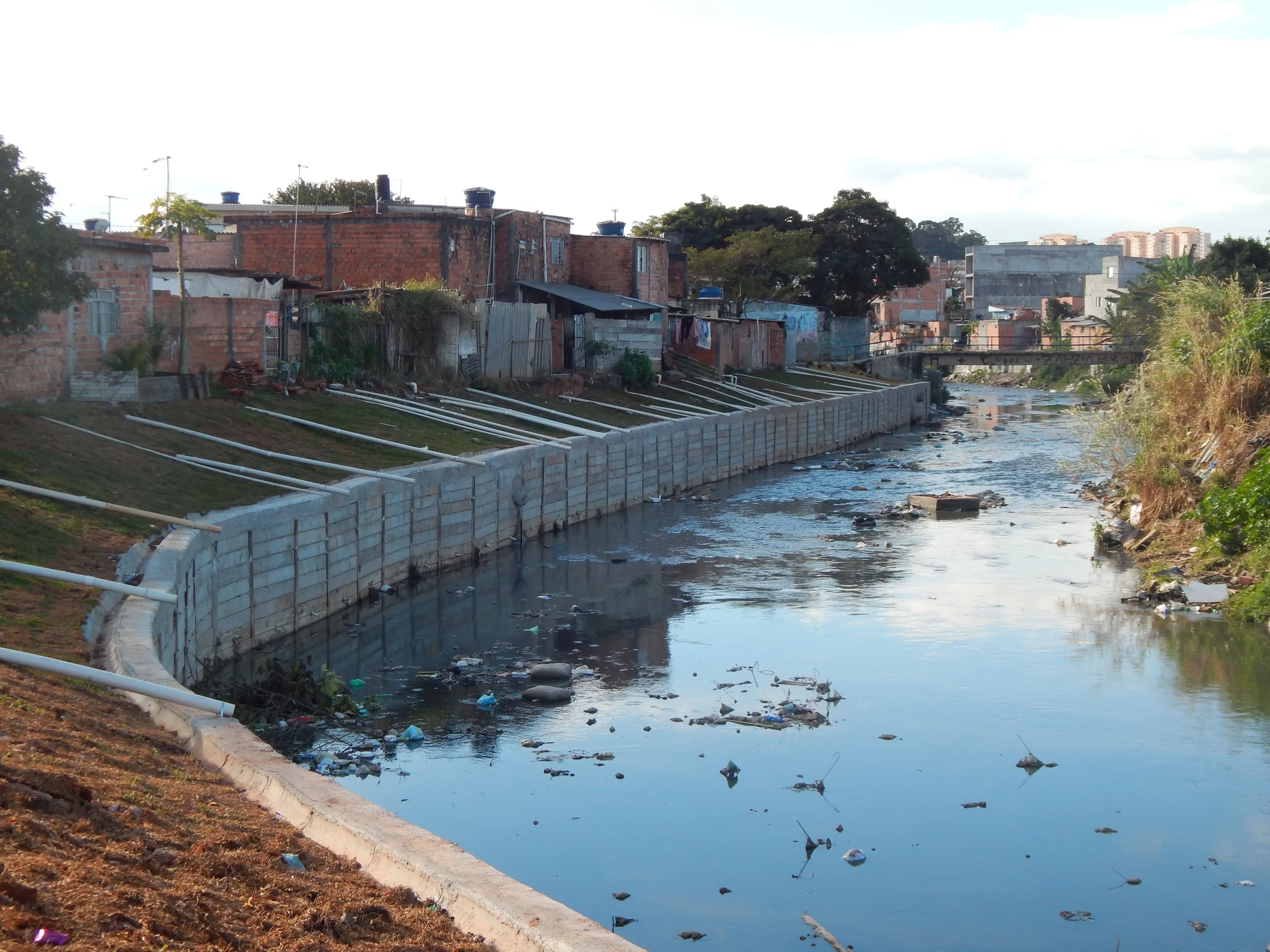 Canalização Córrego Itaqueruna